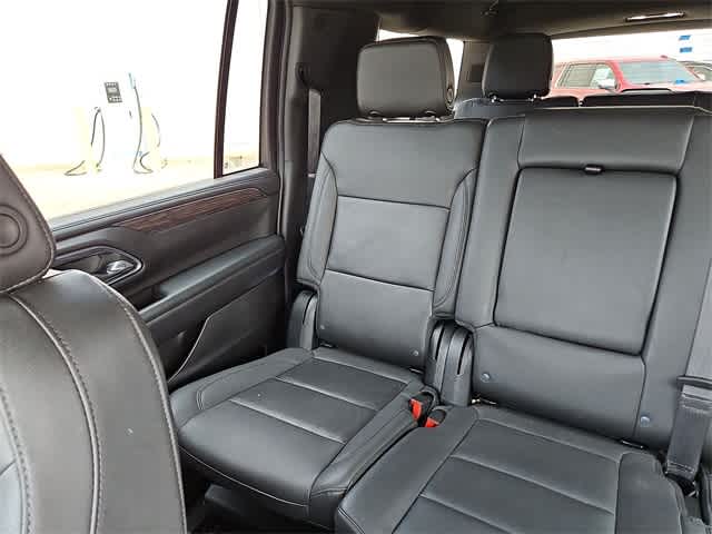 2023 Chevrolet Suburban LT 13