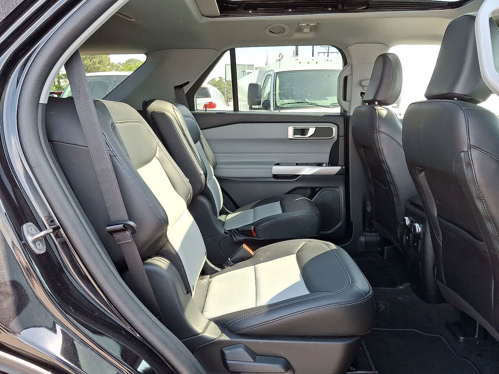 Thumbnail: 2022 Ford Explorer - 33
