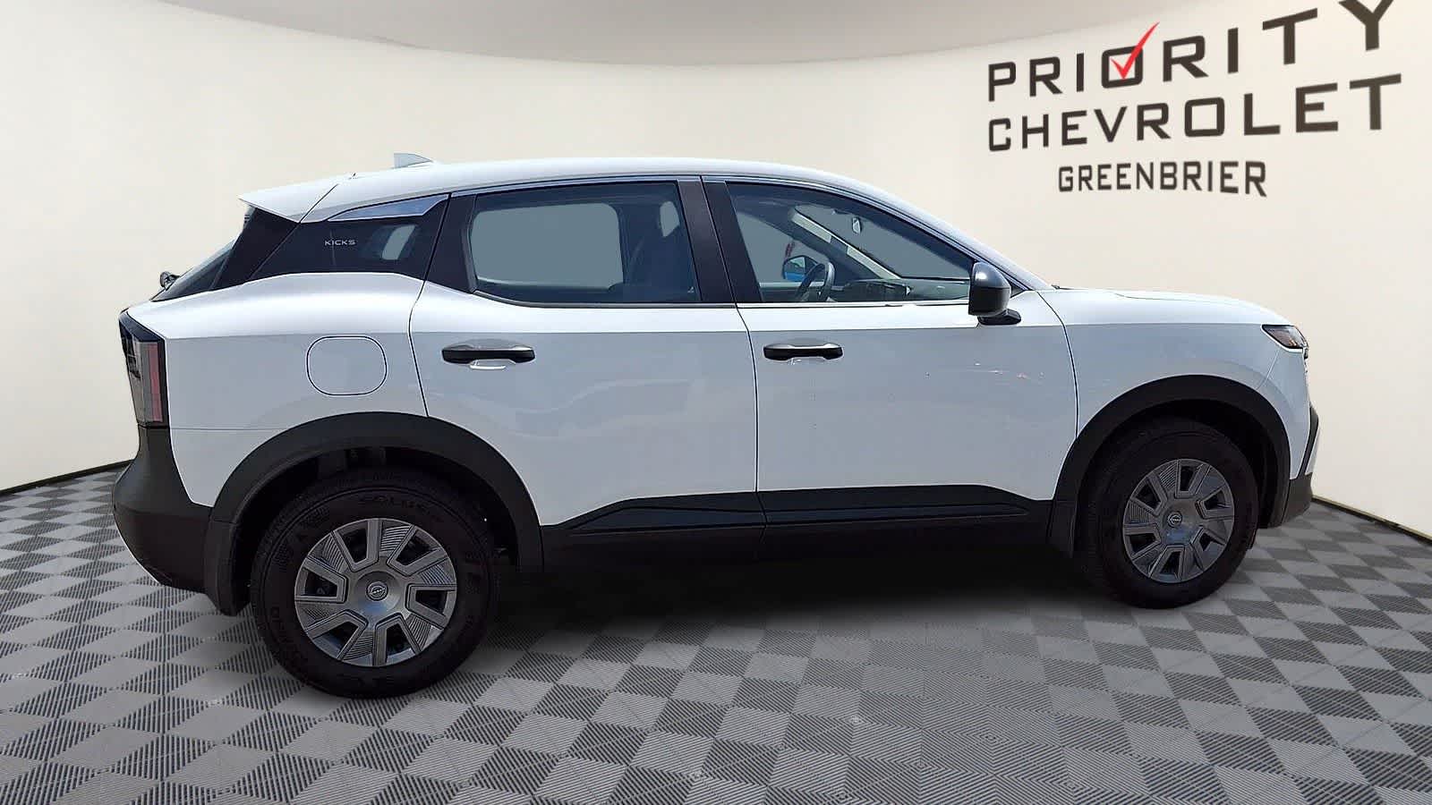 Thumbnail: 2025 Nissan Kicks - 9