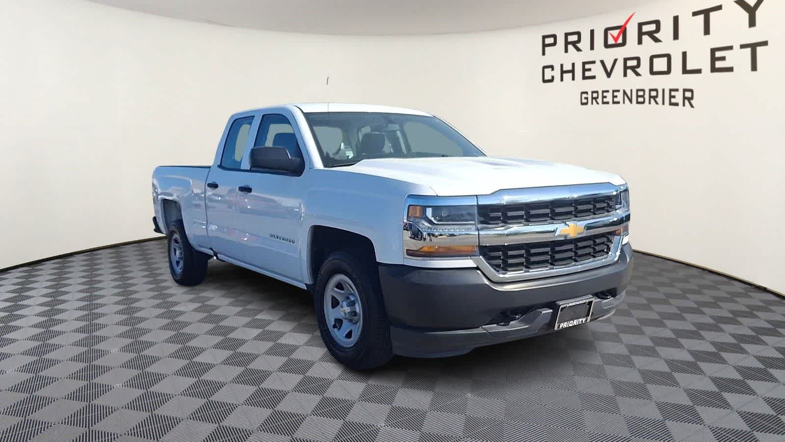 Thumbnail: 2018 Chevrolet Silverado 1500 - 2