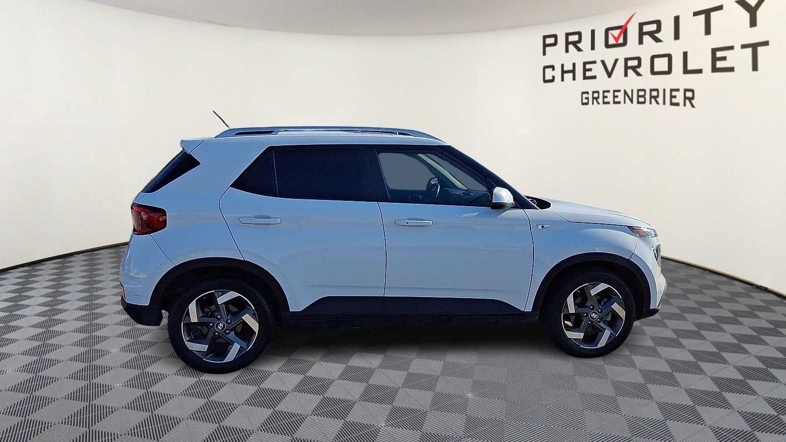 Thumbnail: 2024 Hyundai Venue - 9