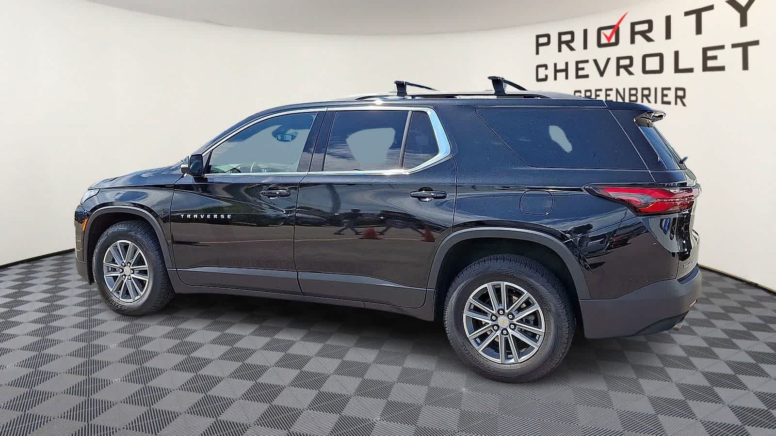 Thumbnail: 2023 Chevrolet Traverse - 6