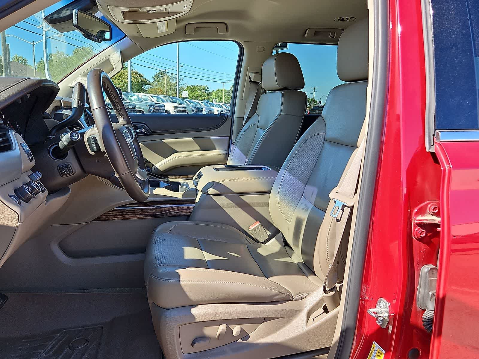 Thumbnail: 2015 GMC Yukon XL - 25