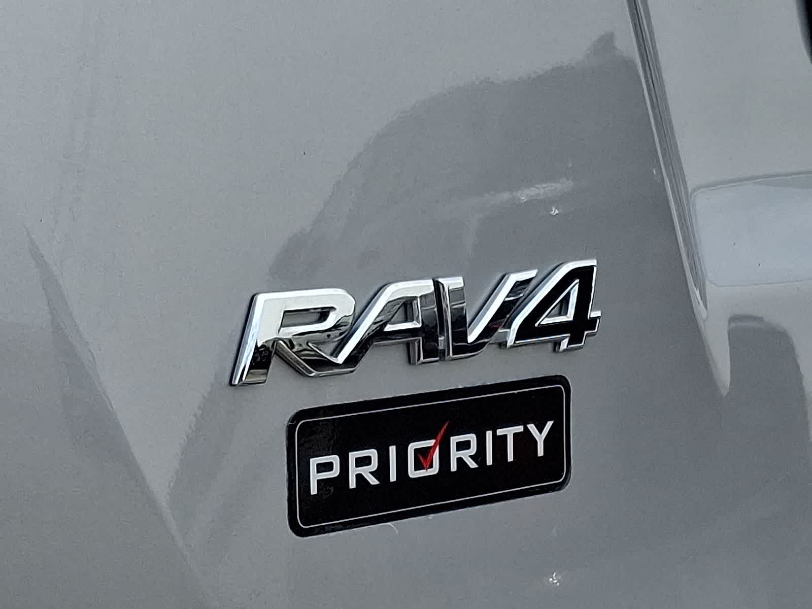 Thumbnail: 2018 Toyota RAV4 - 37