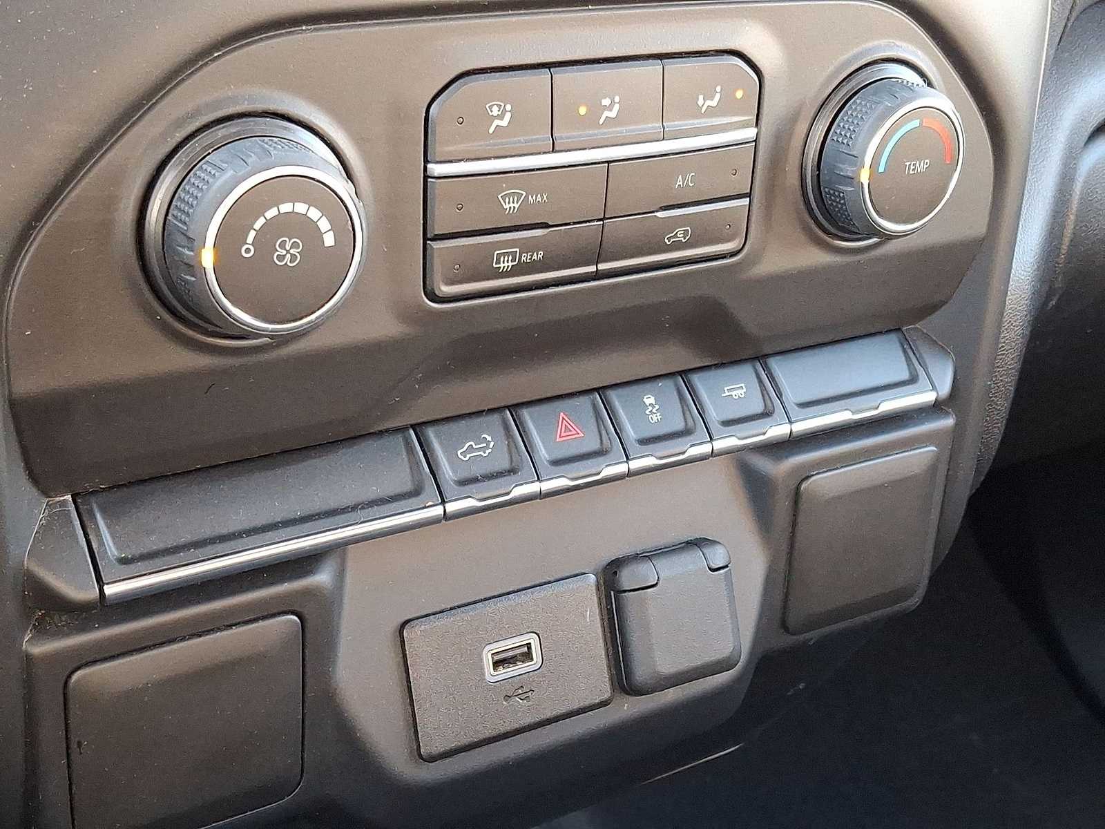 Thumbnail: 2020 Chevrolet Silverado 1500 - 22