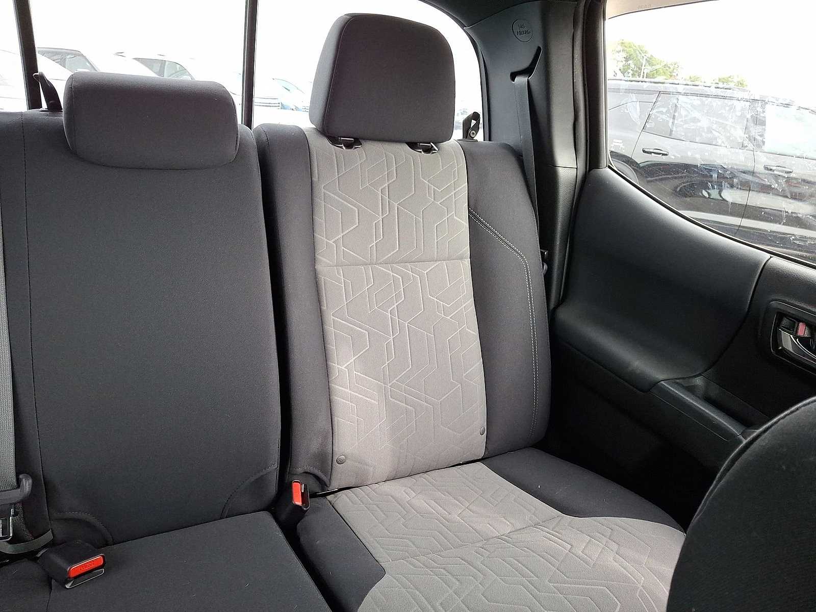 Thumbnail: 2021 Toyota Tacoma - 15