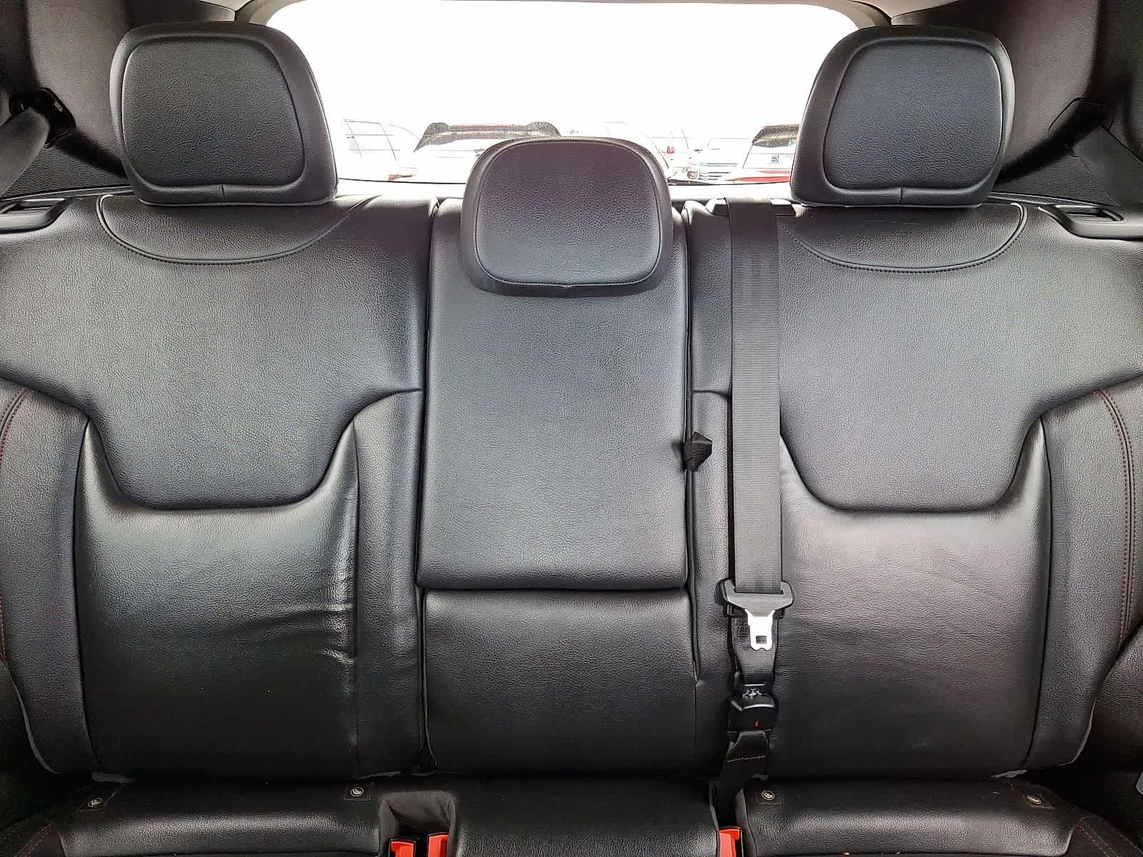 Thumbnail: 2016 Jeep Renegade - 14