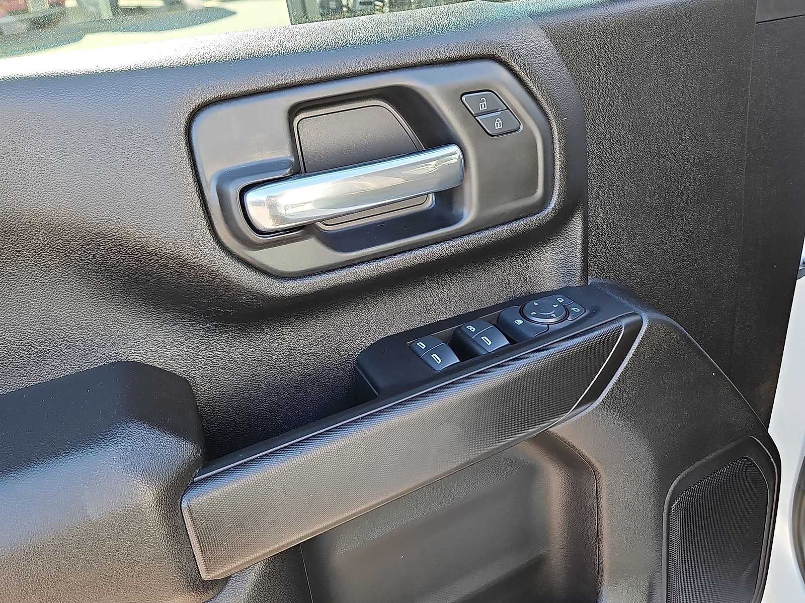 Thumbnail: 2025 Chevrolet Silverado 2500 - 25