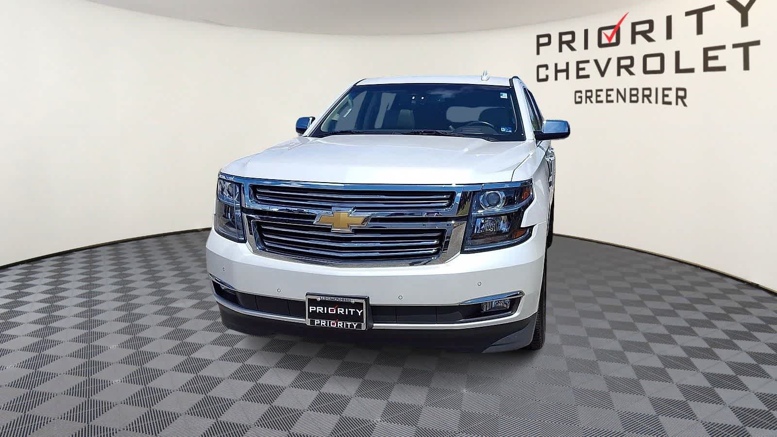 Thumbnail: 2019 Chevrolet Suburban - 3