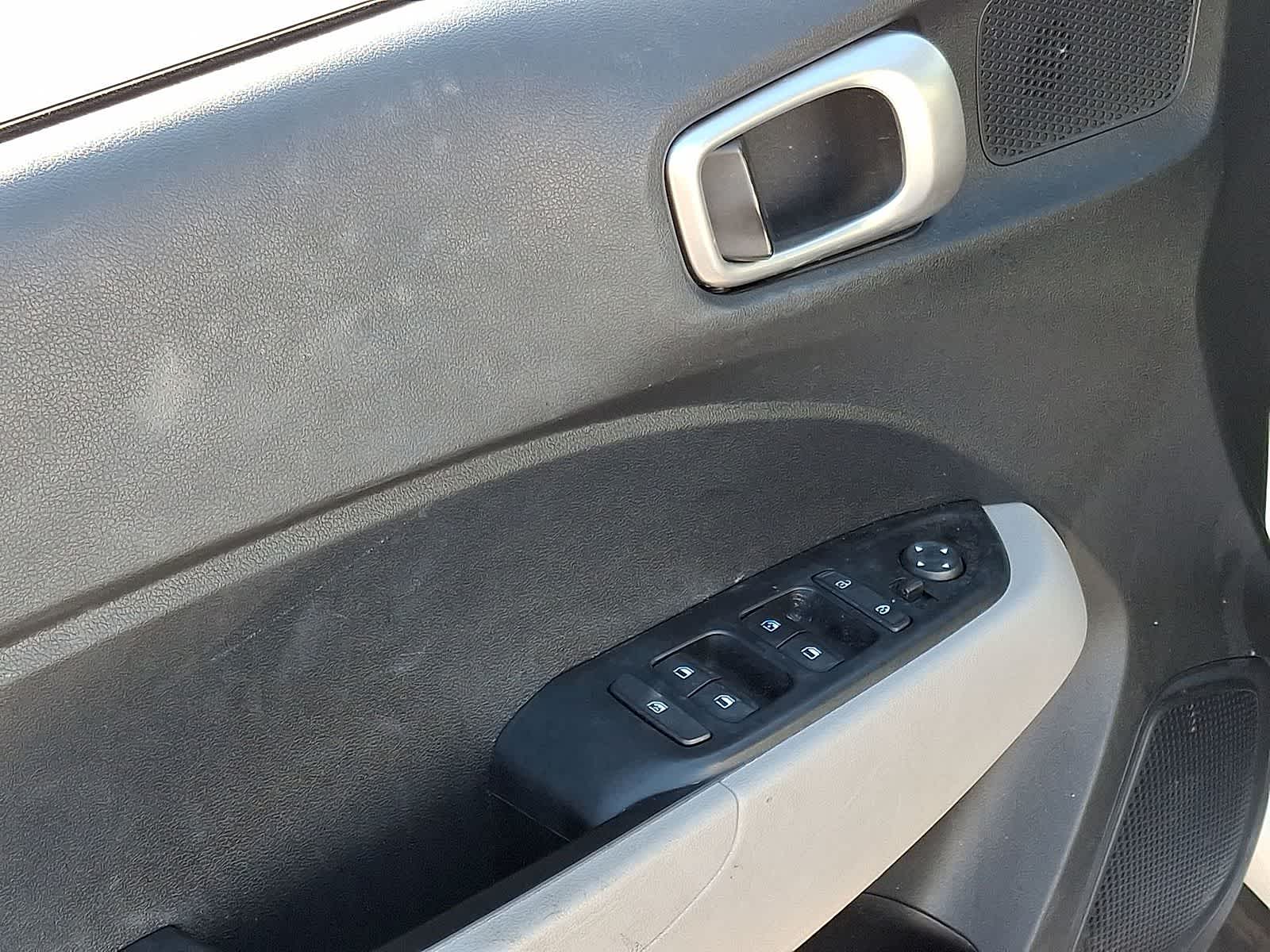 Thumbnail: 2024 Hyundai Venue - 28