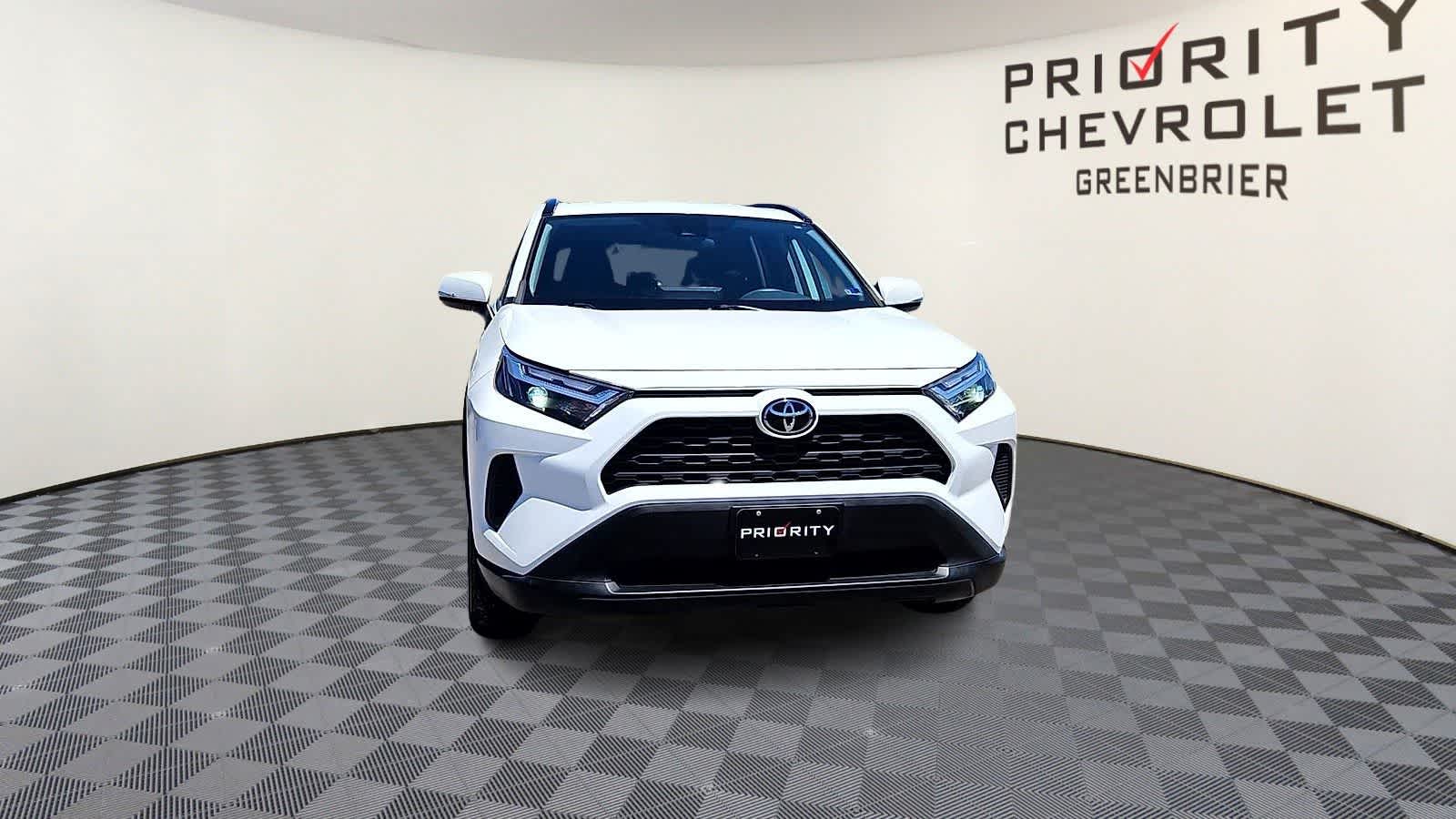 Thumbnail: 2022 Toyota RAV4 - 3