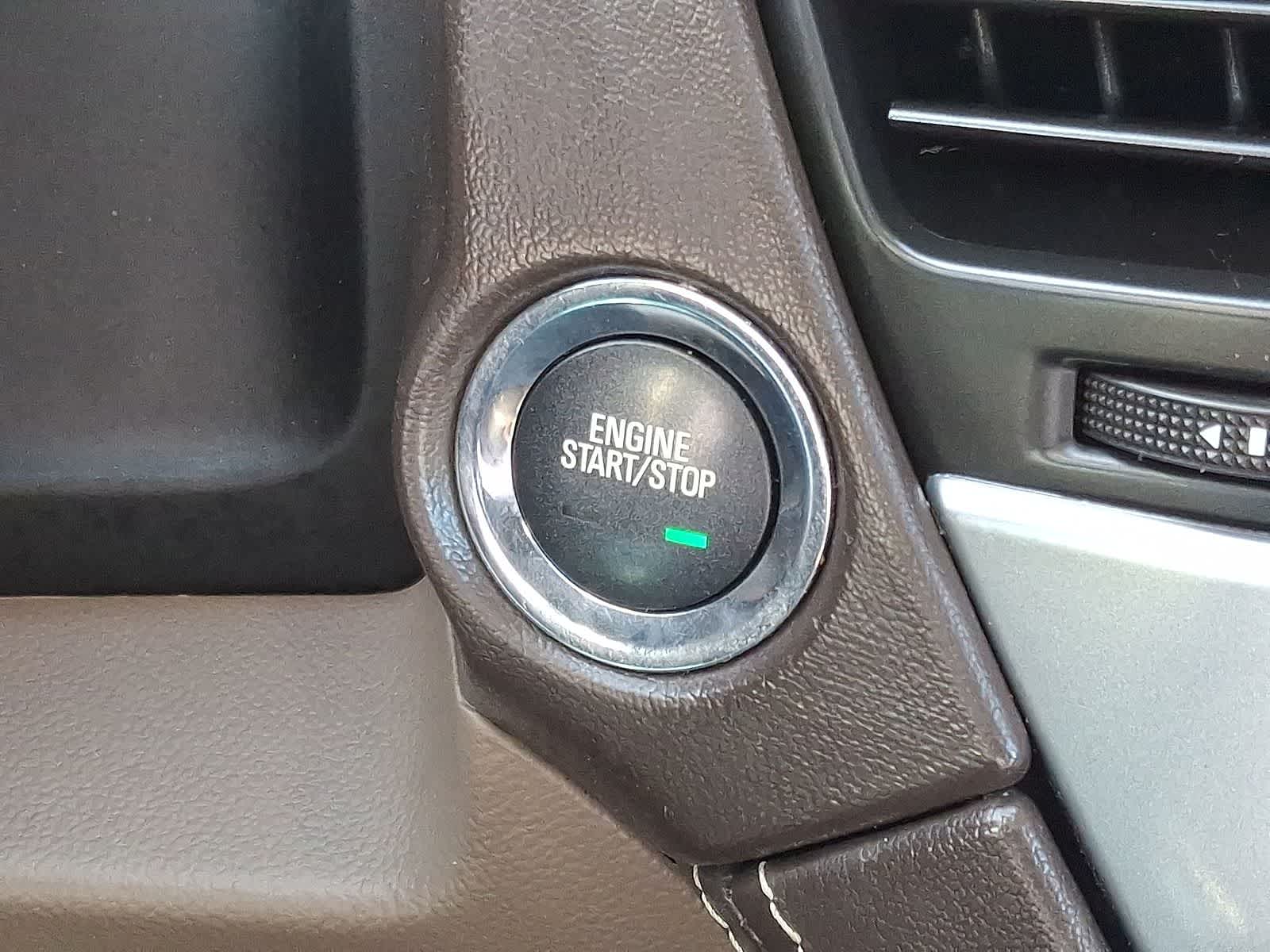 Thumbnail: 2018 Chevrolet Suburban - 23