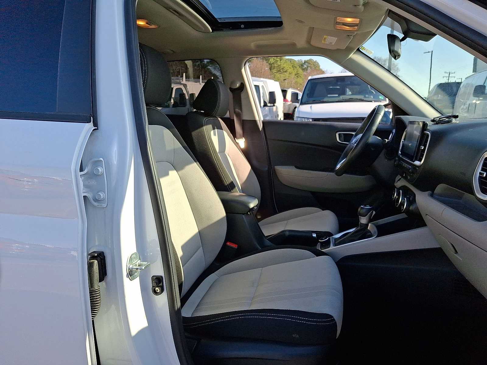 Thumbnail: 2024 Hyundai Venue - 32