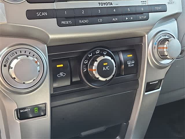 Thumbnail: 2010 Toyota 4Runner - 21