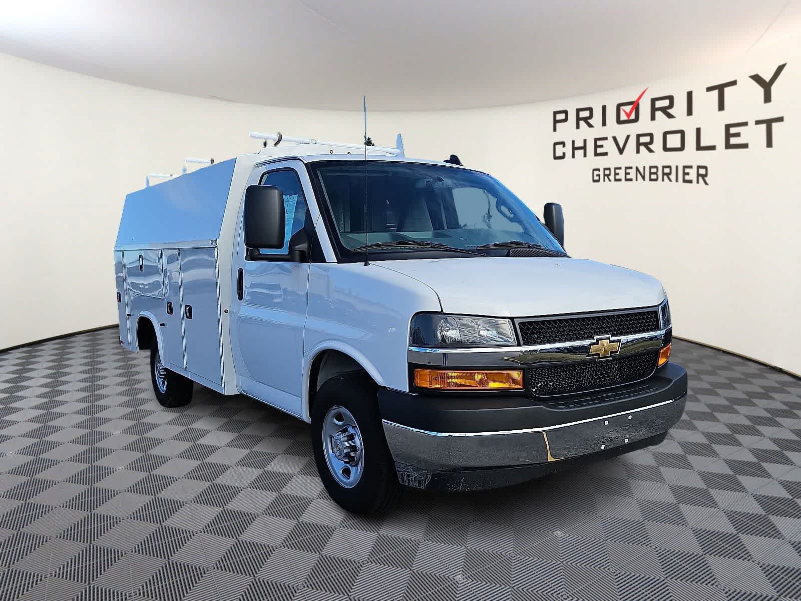 Thumbnail: 2024 Chevrolet Express - 3
