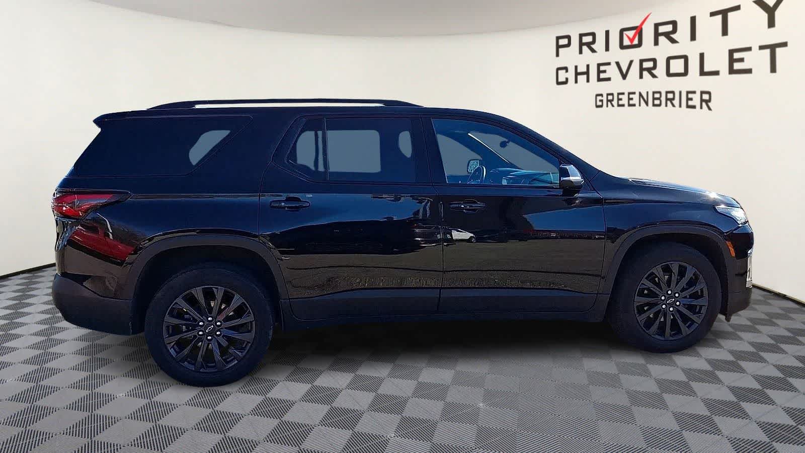 Thumbnail: 2023 Chevrolet Traverse - 9