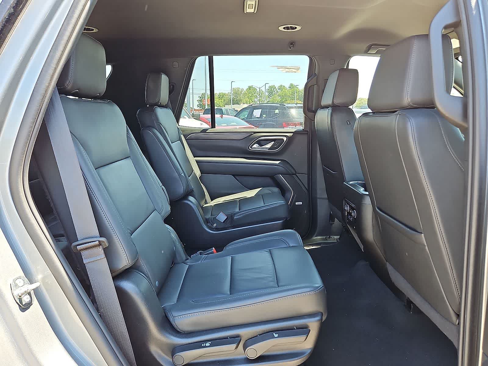 Thumbnail: 2024 Chevrolet Tahoe - 32