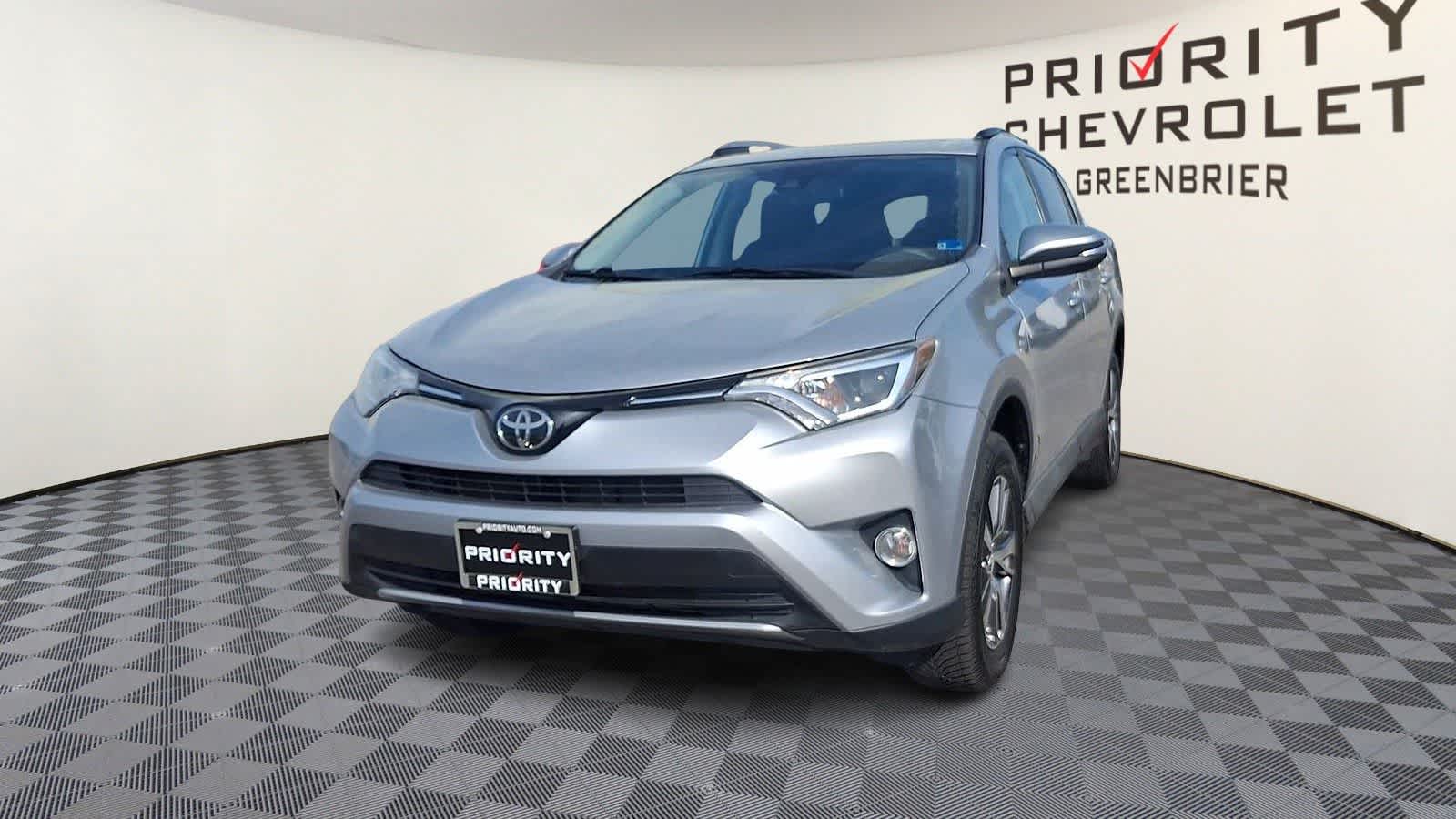 Thumbnail: 2017 Toyota RAV4 - 3