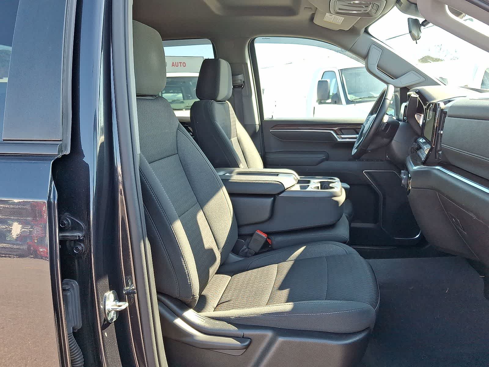 Thumbnail: 2023 Chevrolet Silverado 1500 - 31