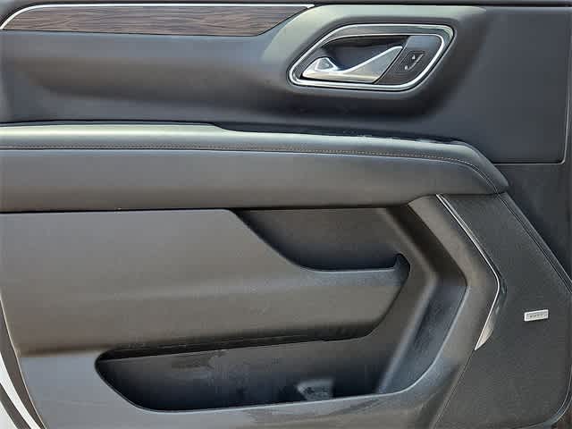 2023 Chevrolet Suburban LT 27