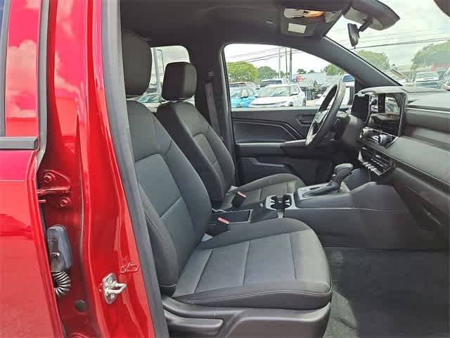 Thumbnail: 2024 Chevrolet Colorado - 32