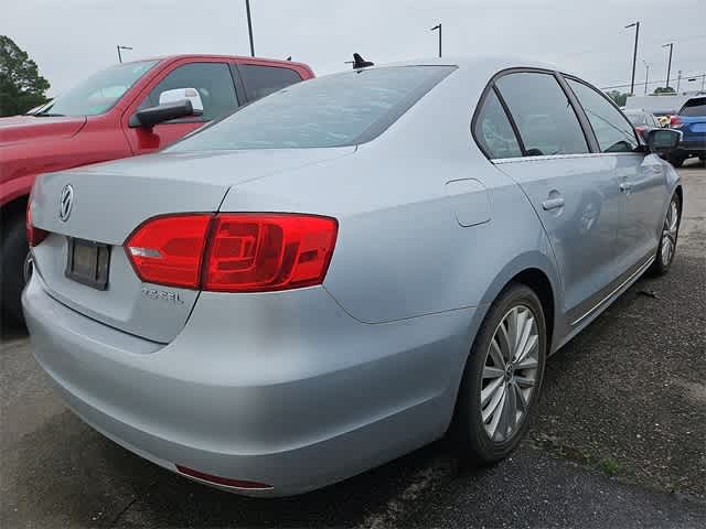 Thumbnail: 2011 Volkswagen Jetta - 3
