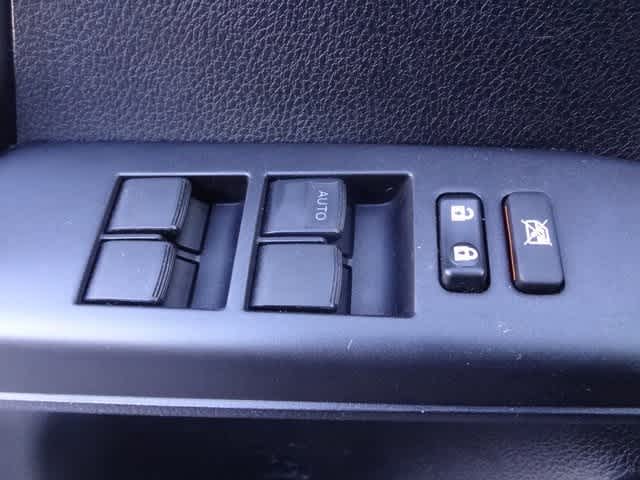 Thumbnail: 2017 Toyota RAV4 - 17