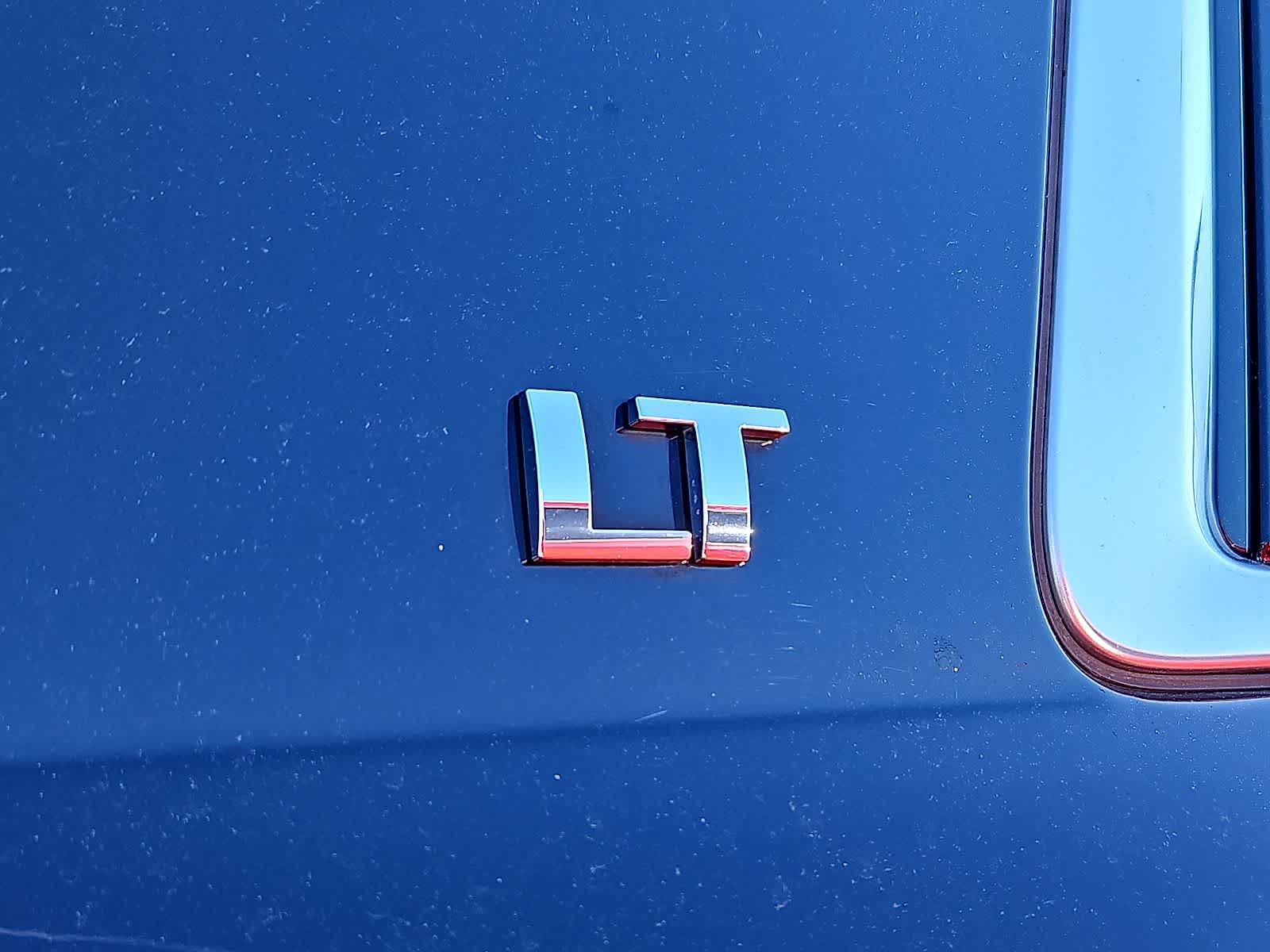 Thumbnail: 2018 Chevrolet Tahoe - 4