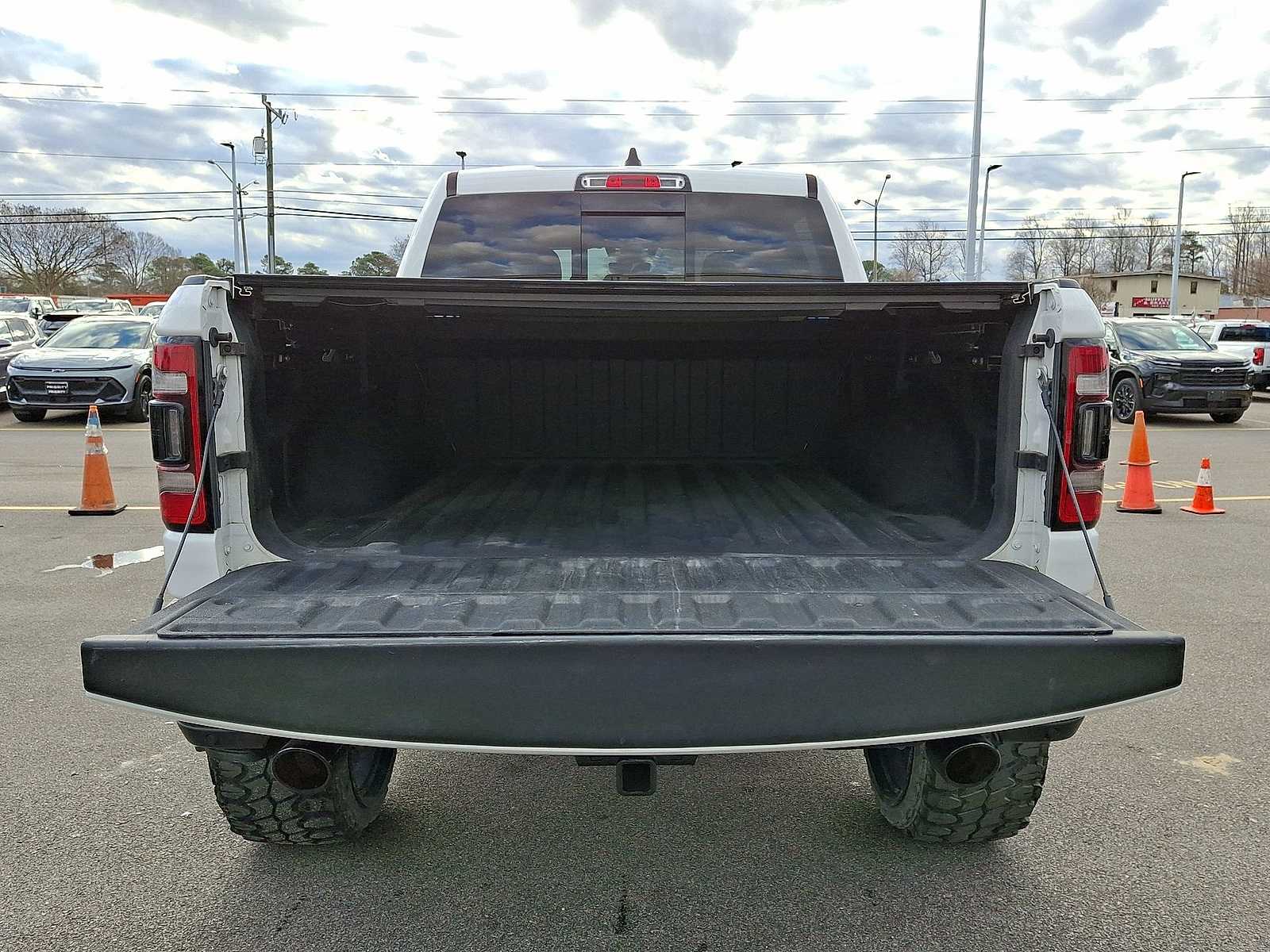 Thumbnail: 2020 RAM 1500 - 32