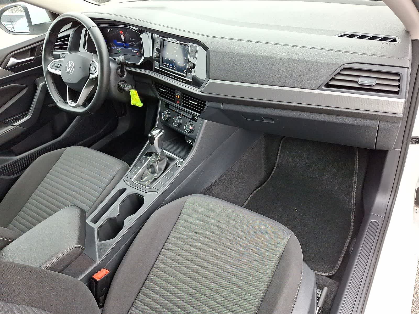 Thumbnail: 2024 Volkswagen Jetta - 31