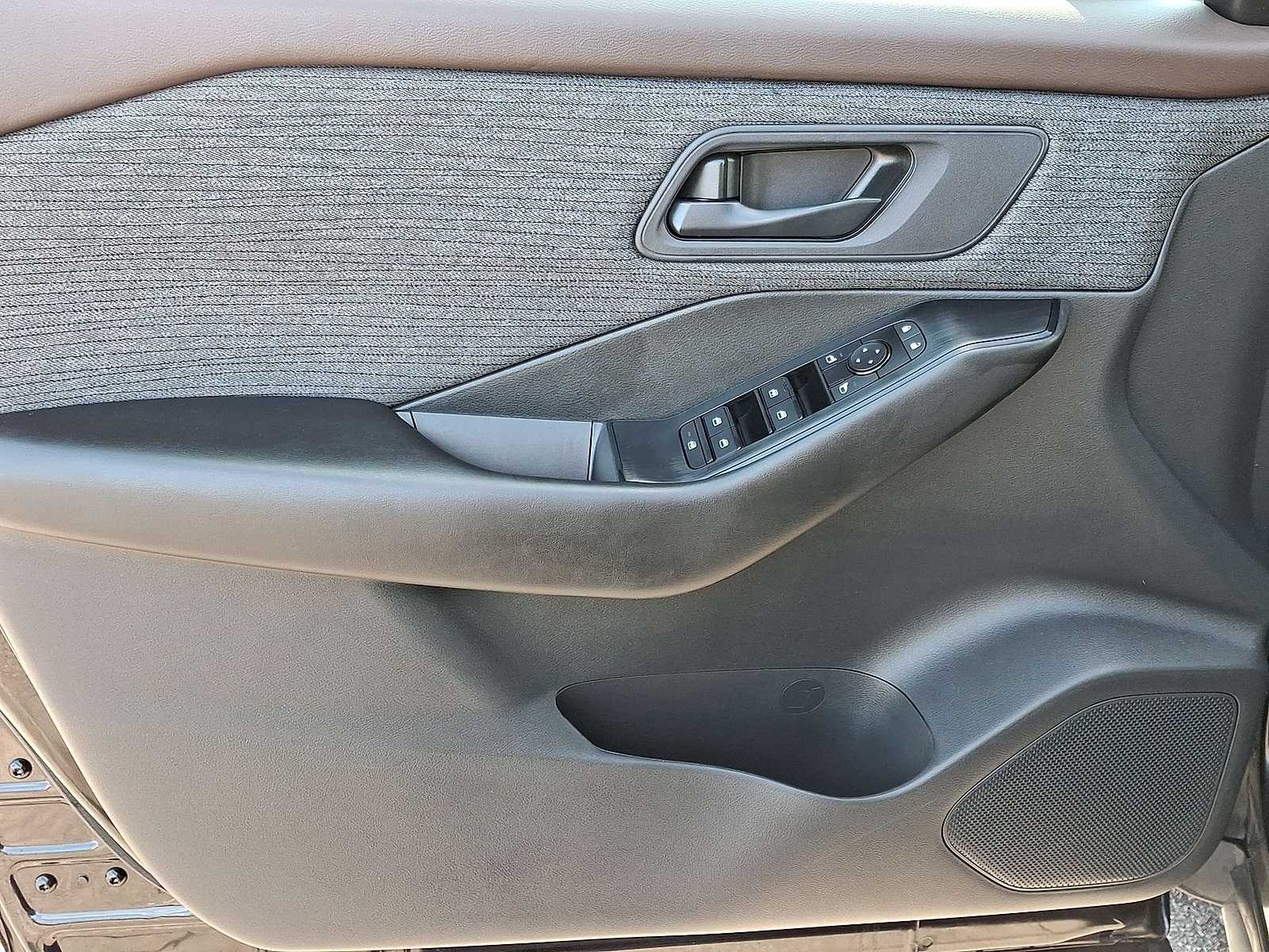 Thumbnail: 2023 Nissan Rogue - 27