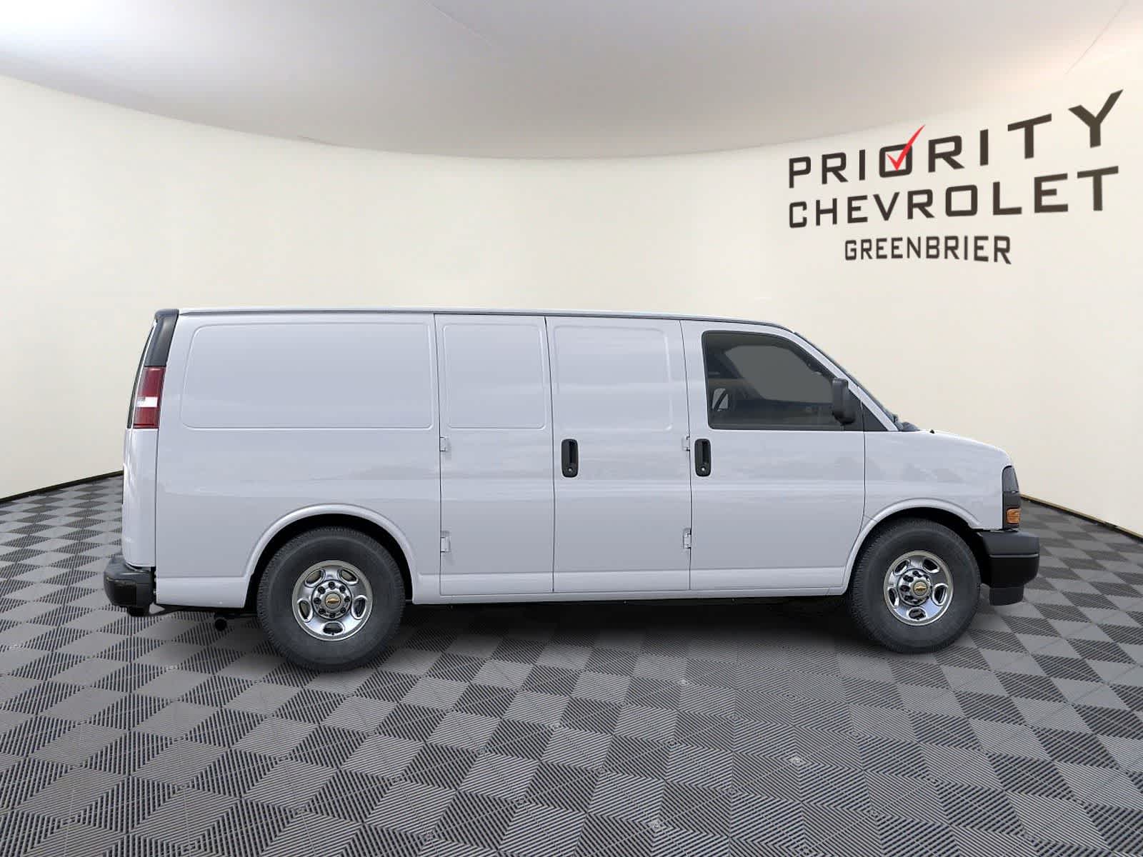 Thumbnail: 2025 Chevrolet Express - 5