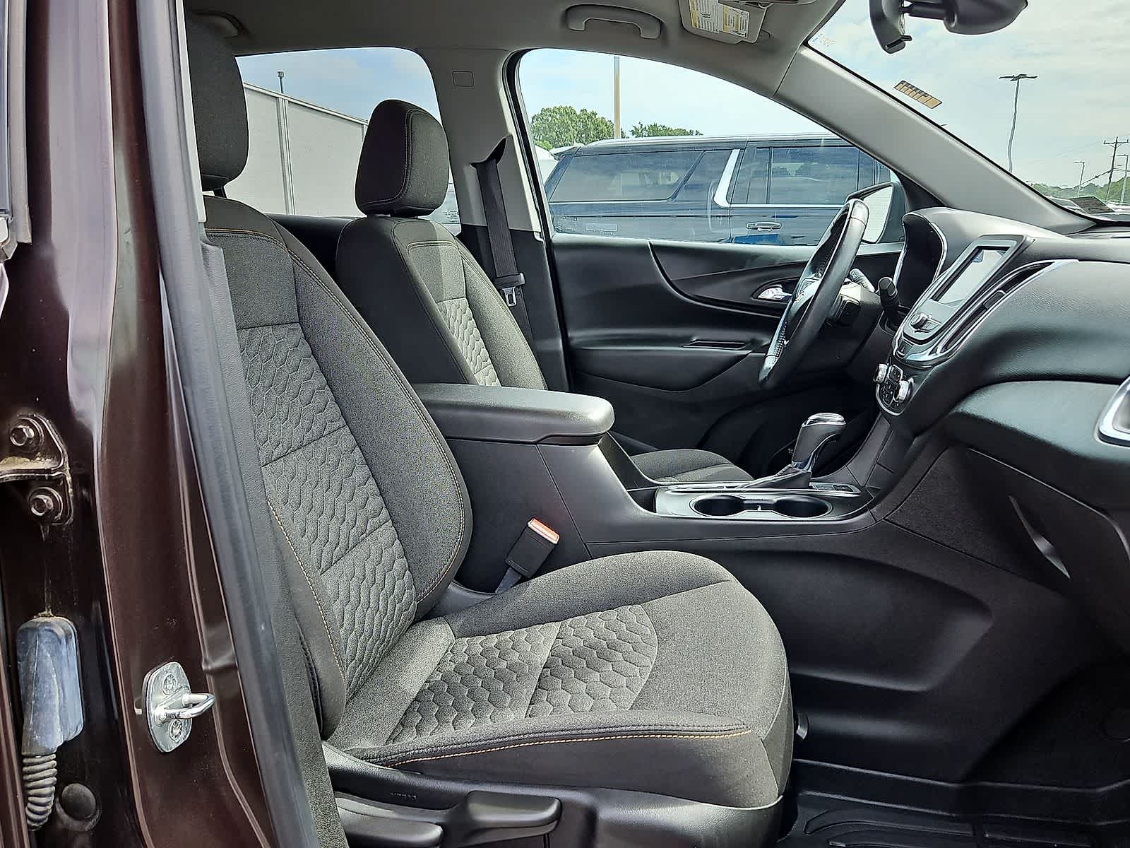 Thumbnail: 2020 Chevrolet Equinox - 32