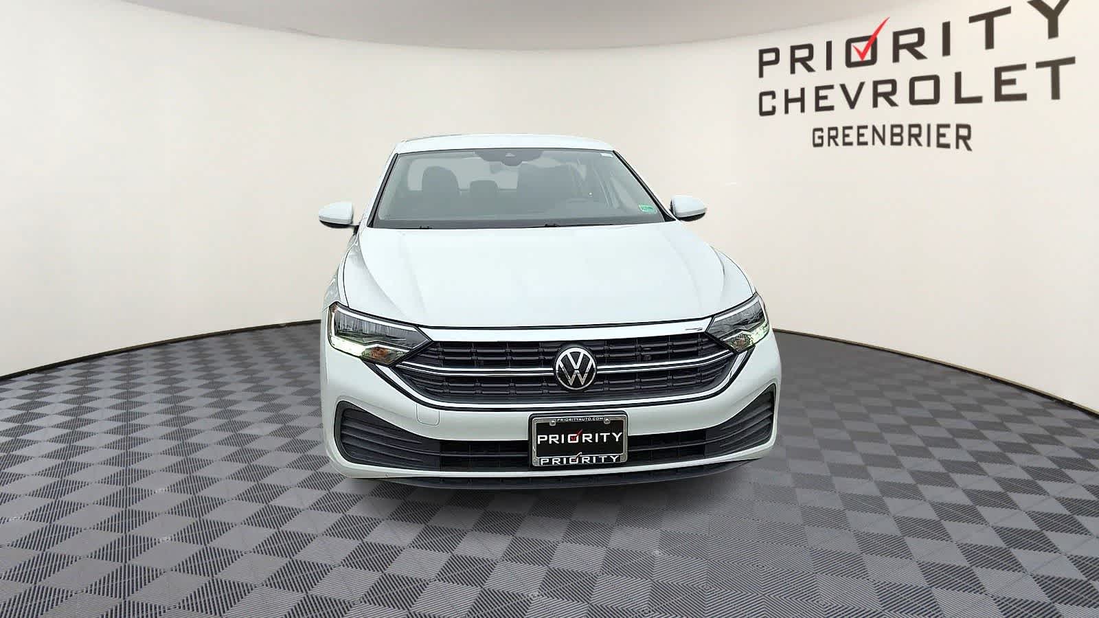 Thumbnail: 2024 Volkswagen Jetta - 3