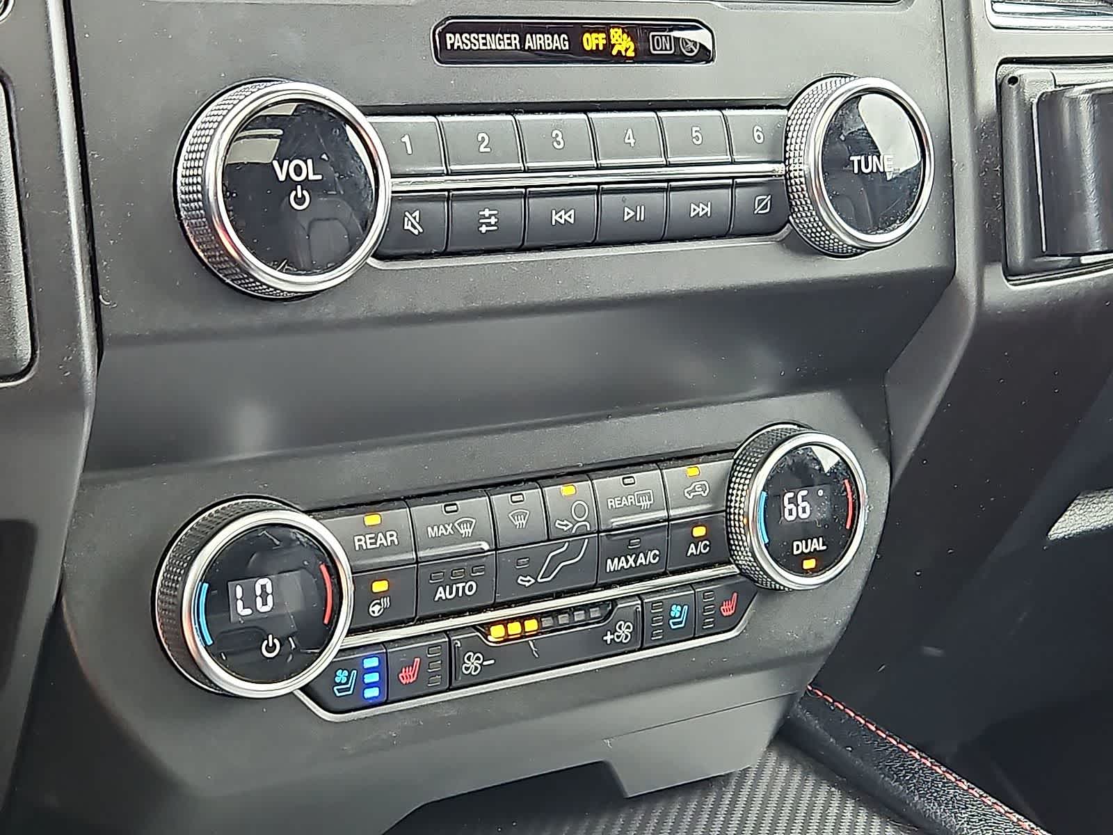Thumbnail: 2020 Ford Expedition MAX - 24