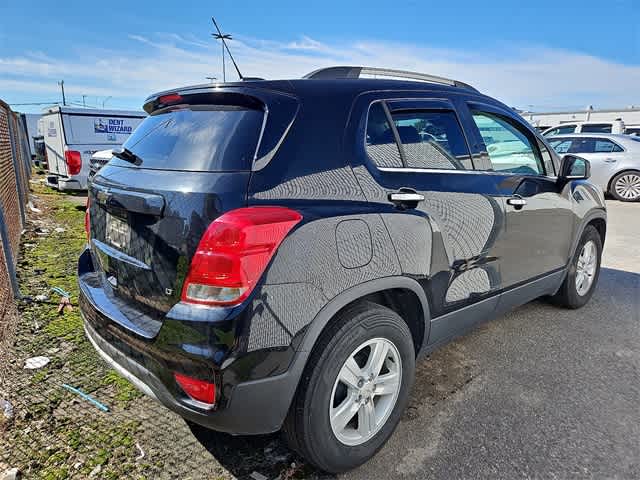 Thumbnail: 2019 Chevrolet Trax - 3