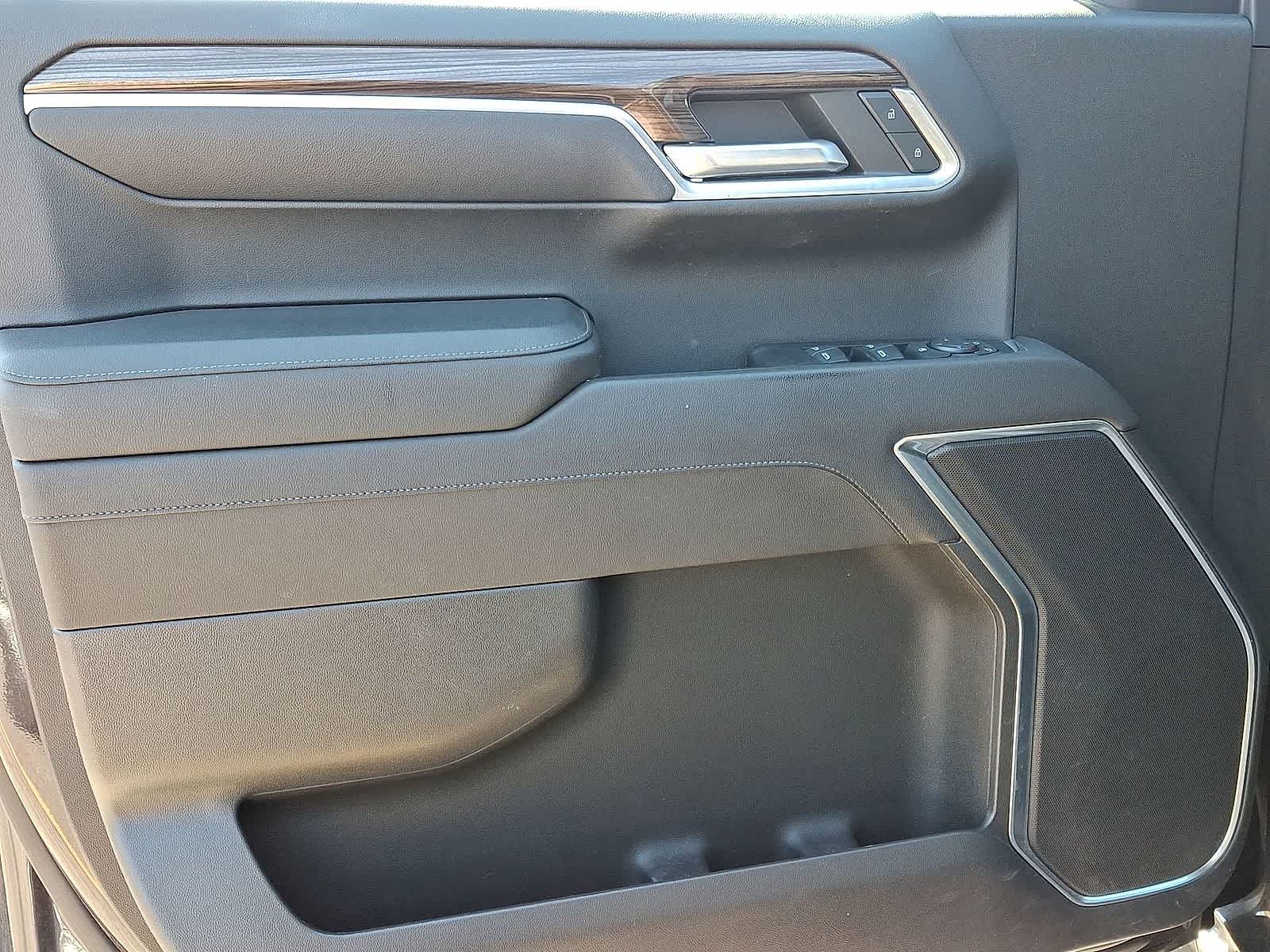 Thumbnail: 2023 Chevrolet Silverado 1500 - 26