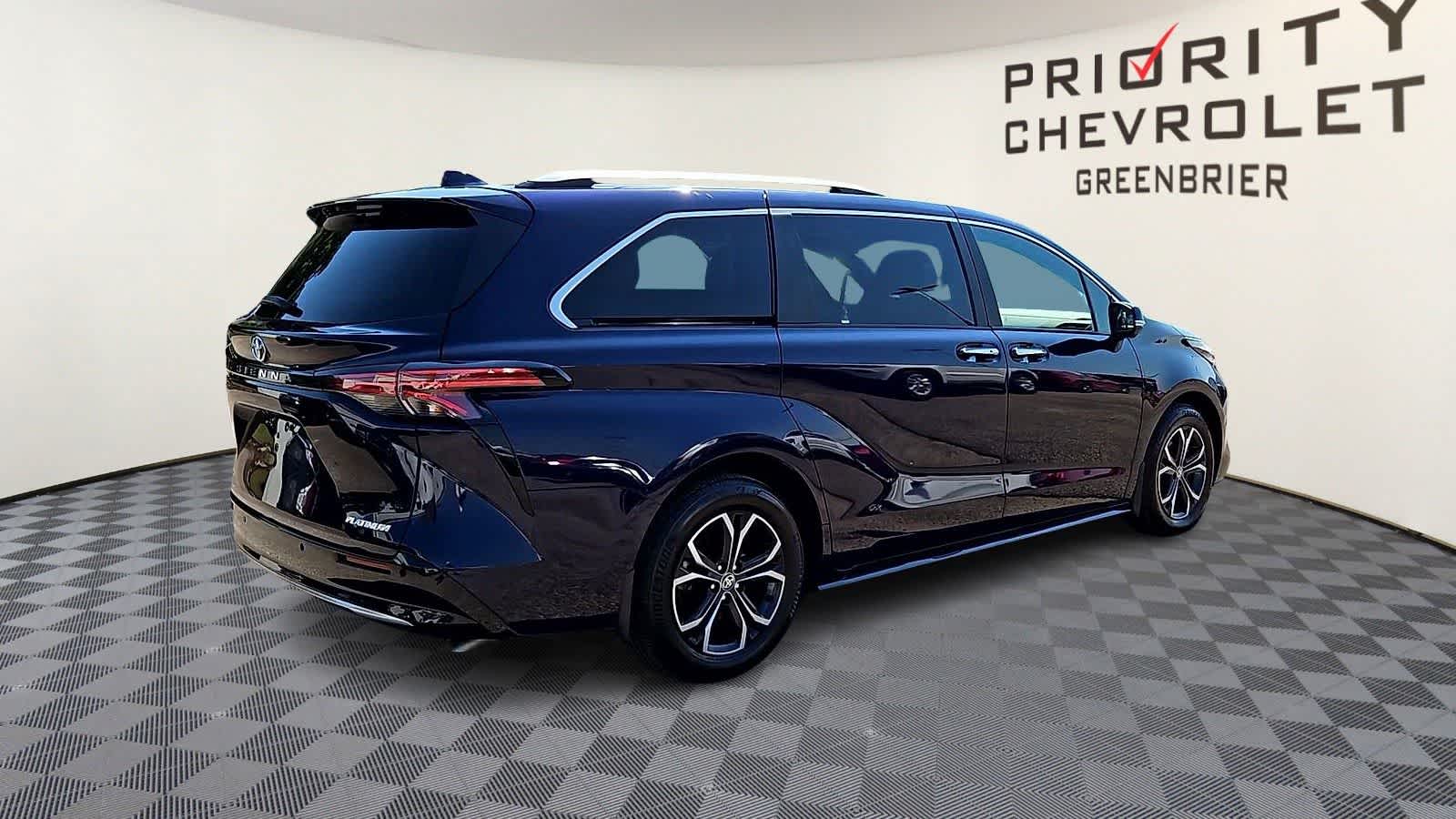 Thumbnail: 2025 Toyota Sienna - 8