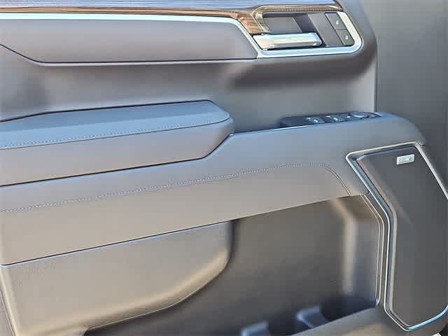 Thumbnail: 2026 Chevrolet Silverado 1500 - 11