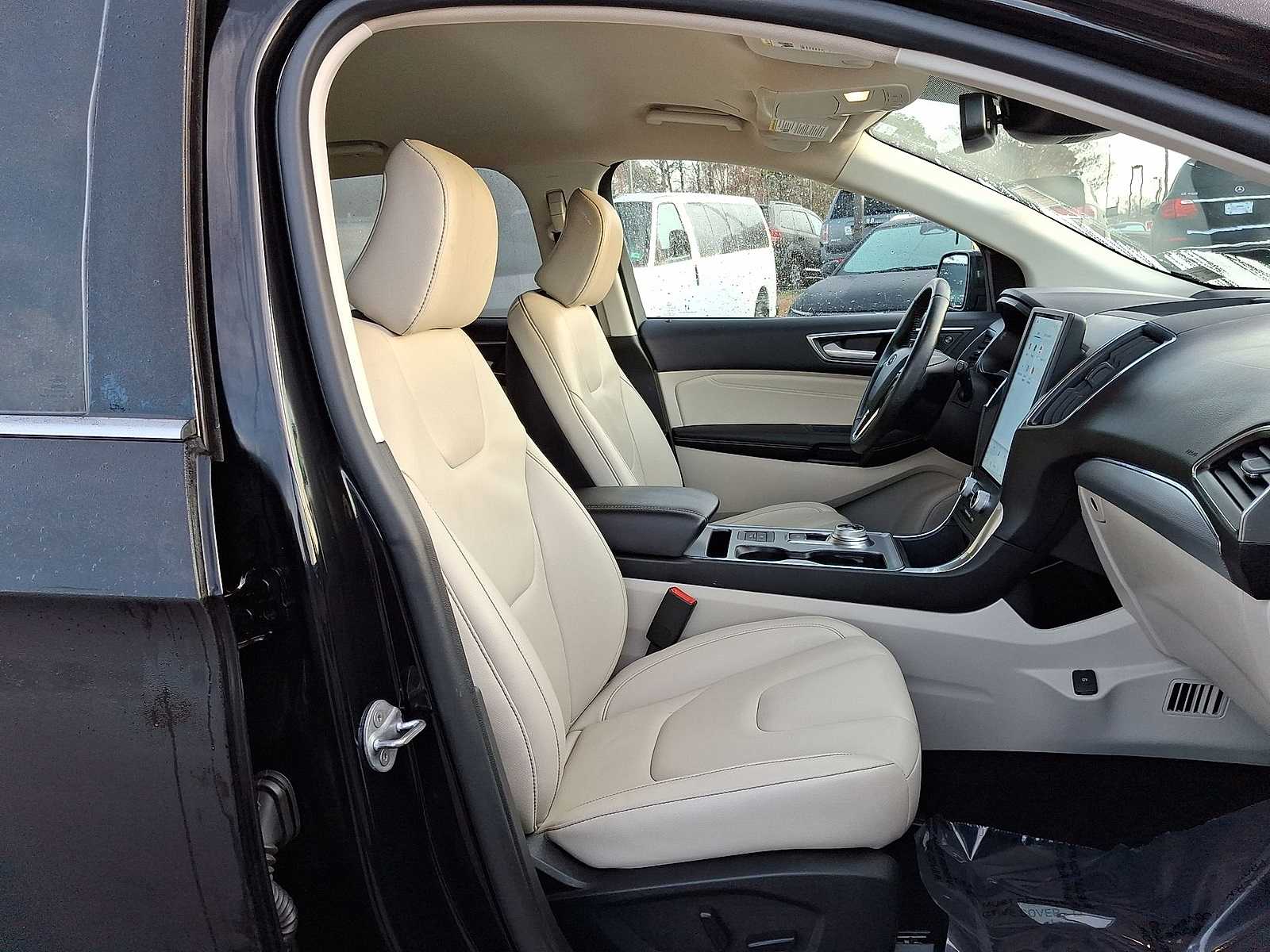 Thumbnail: 2022 Ford Edge - 32