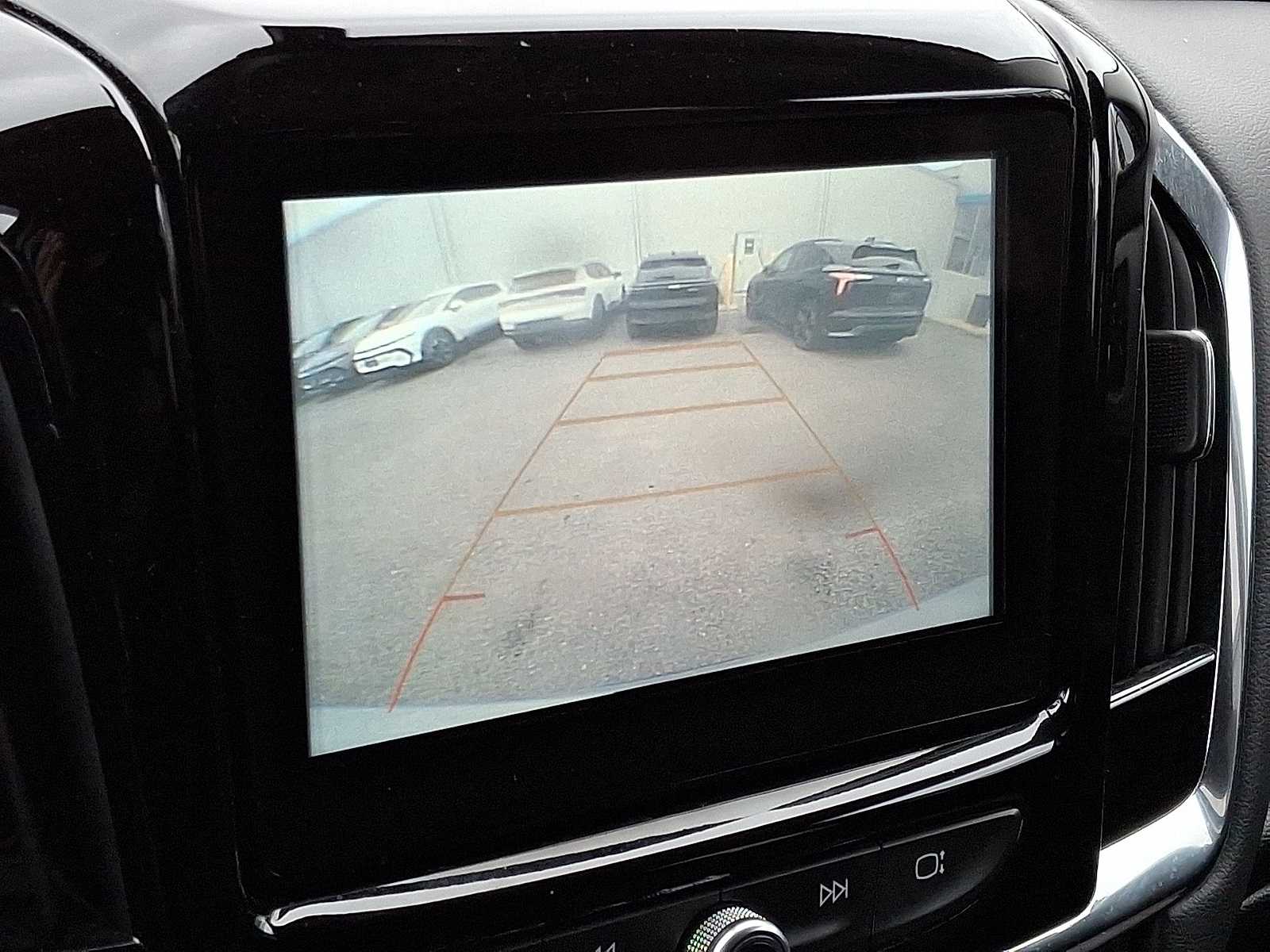 Thumbnail: 2018 Chevrolet Traverse - 21