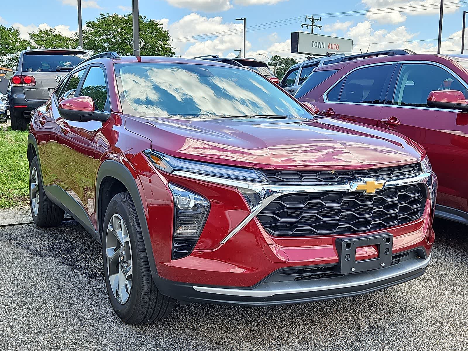 Thumbnail: 2025 Chevrolet Trax - 2