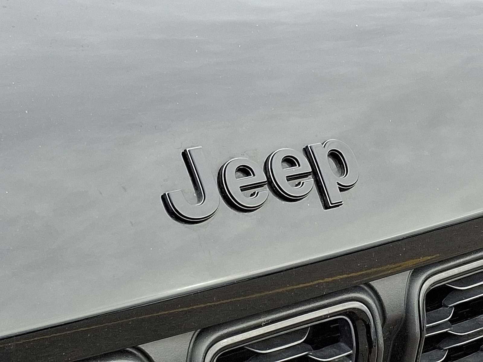 Thumbnail: 2024 Jeep Grand Cherokee - 35