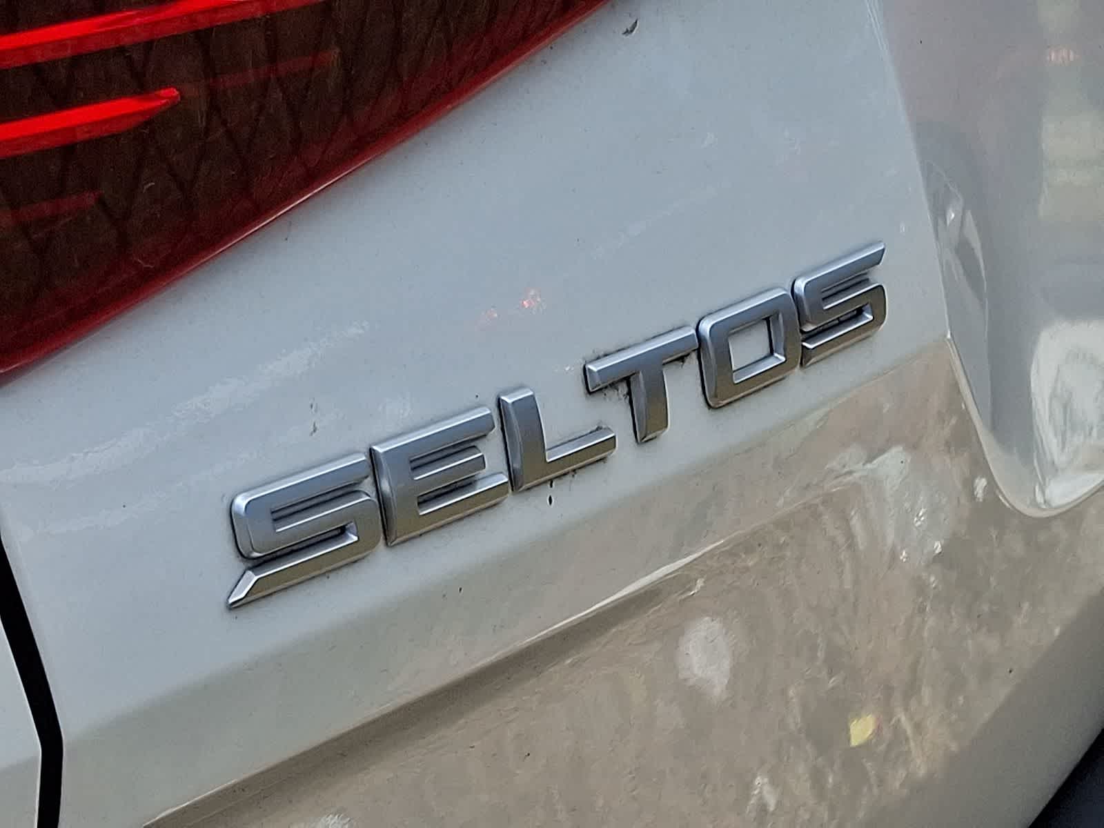 Thumbnail: 2022 Kia Seltos - 4