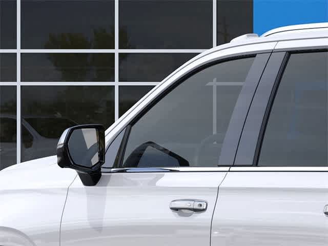 2025 Chevrolet Suburban Premier 12