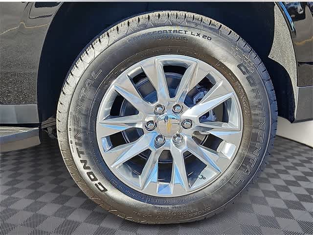 Thumbnail: 2026 Chevrolet Suburban - 6