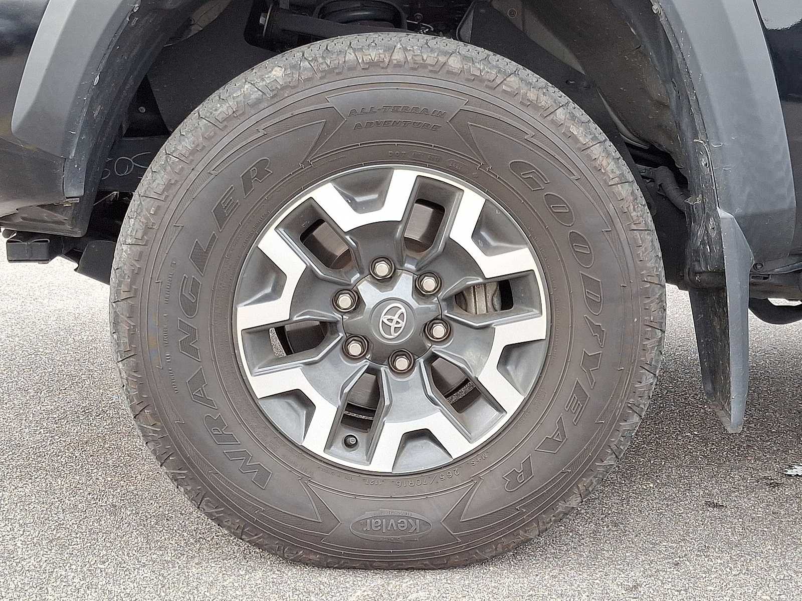 Thumbnail: 2021 Toyota Tacoma - 35