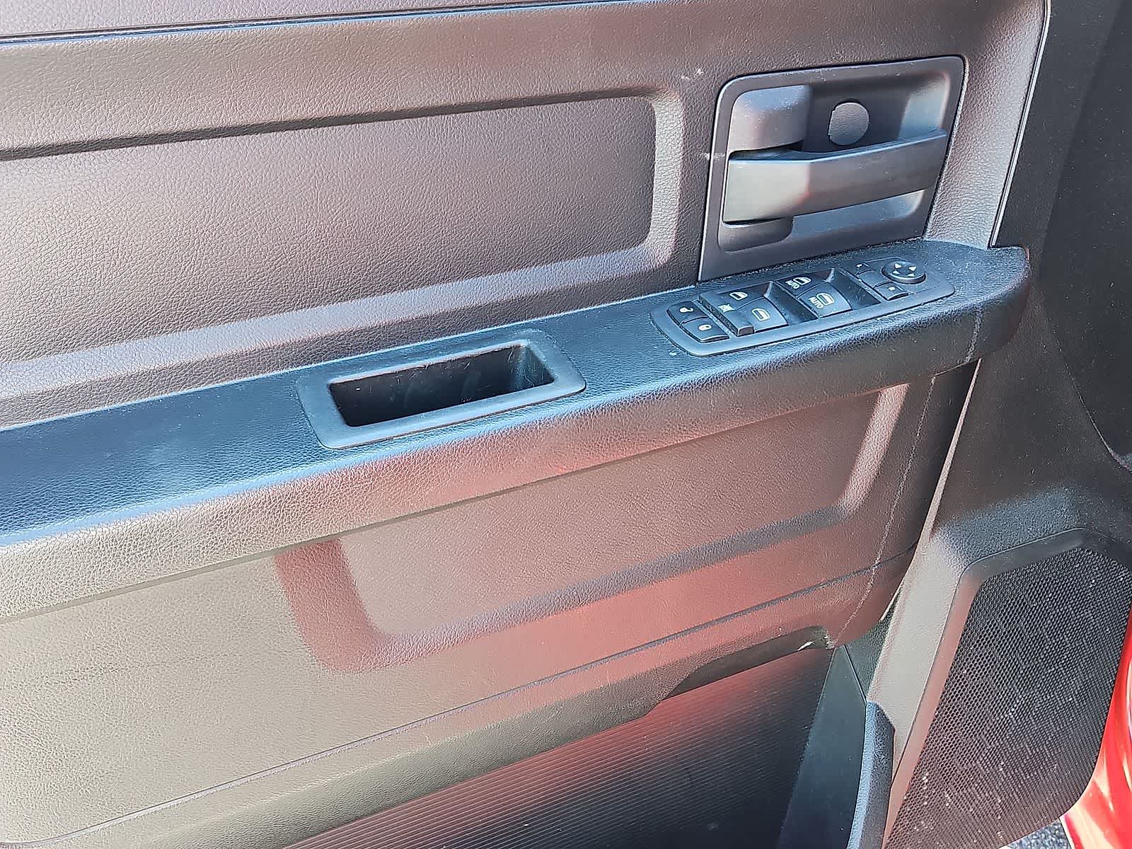 Thumbnail: 2019 RAM 1500 Classic - 27