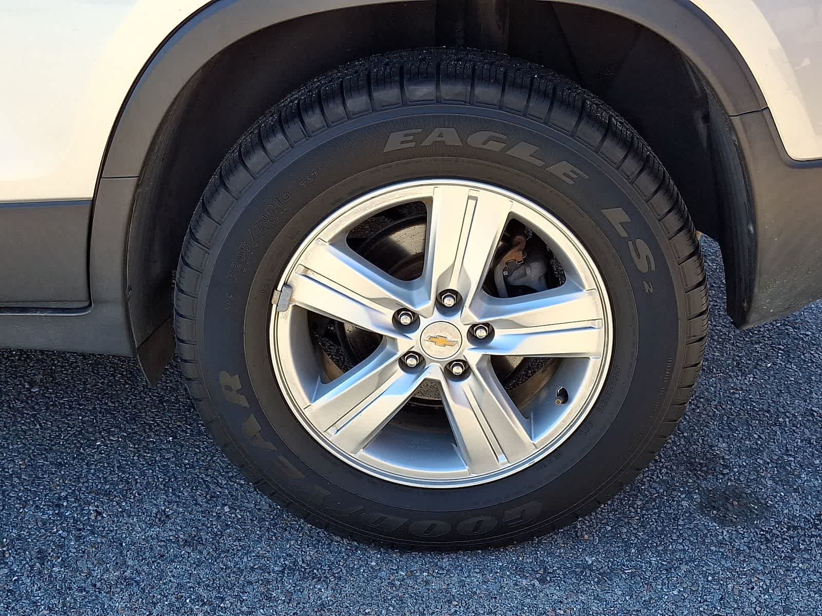 Thumbnail: 2017 Chevrolet Trax - 6