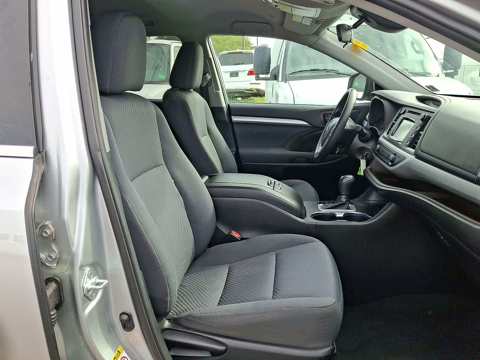 Thumbnail: 2019 Toyota Highlander - 31